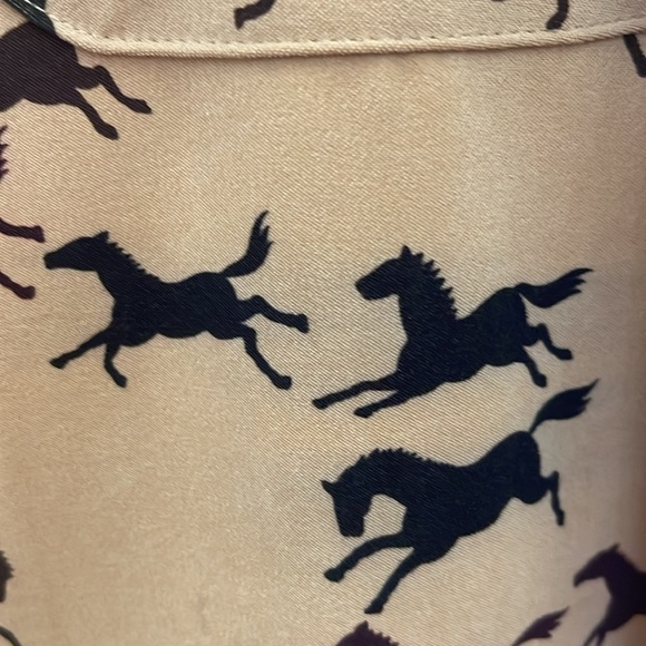 Sag Harbor tan button down shirt with brown and black horses. Size 16 - Picture 8 of 12
